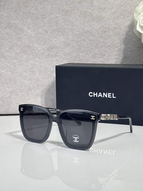 Picture of Chanel Sunglasses _SKUfw79760979fw